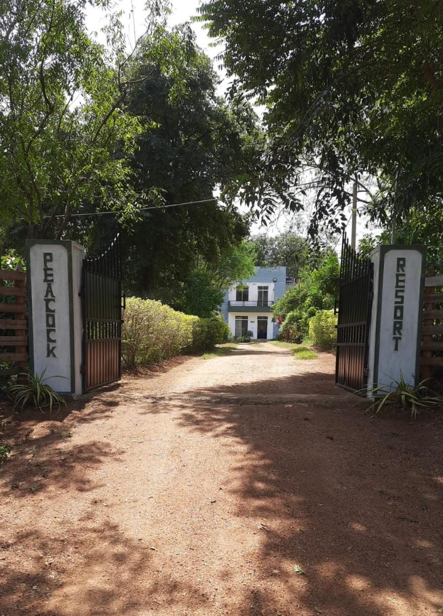 Peacock Resort Anuradhapura Exterior foto