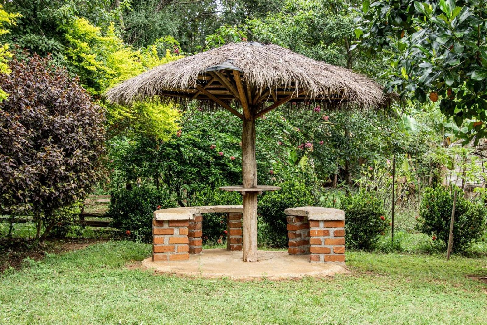 Peacock Resort Anuradhapura Exterior foto